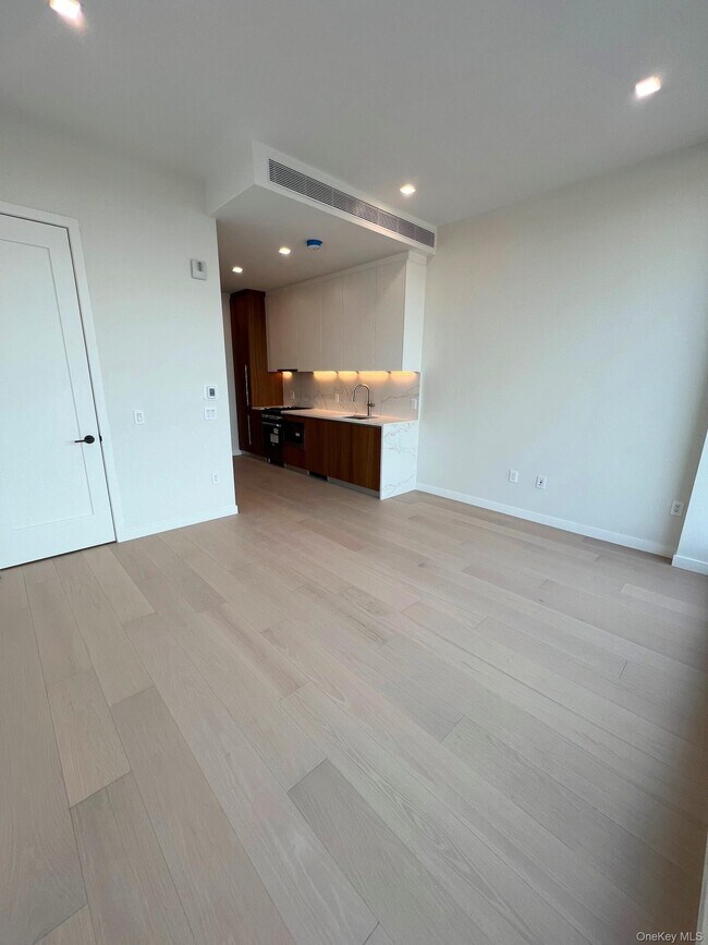 Foto del edificio - 35-32 Leavitt St