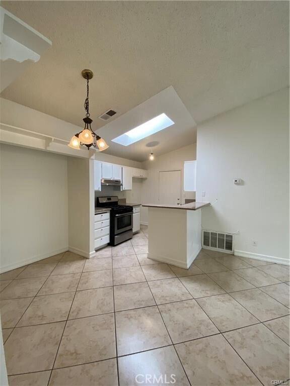 Building Photo - 24046 Aylesbury Dr