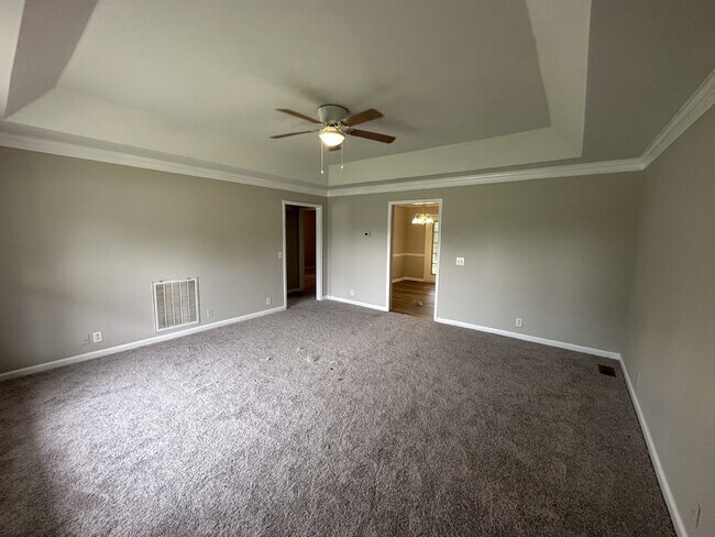 Building Photo - 1302 Haynes Dr