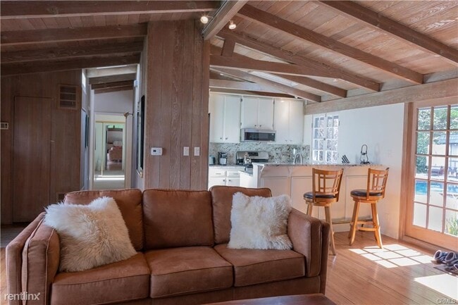 Building Photo - 2 br, 1.5 bath House - 15100 Del Gado Dr