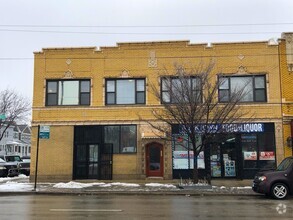 Building Photo - 2422 W Fullerton Ave