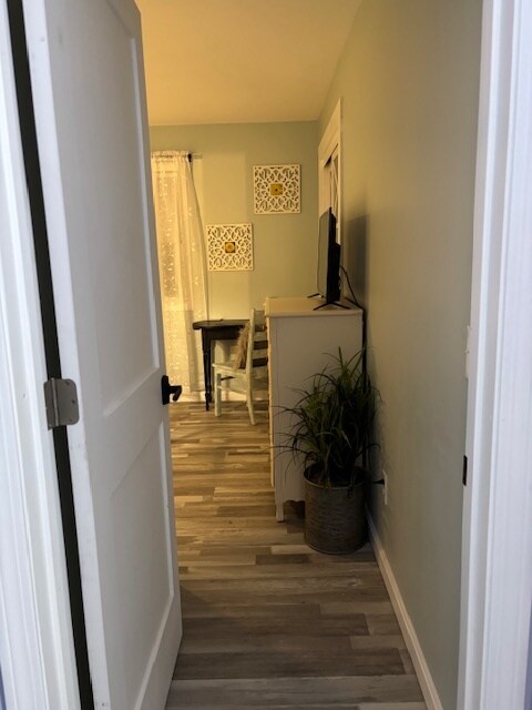 Entrada a su dormitorio privado con baño. - 15 Brandywine Dr