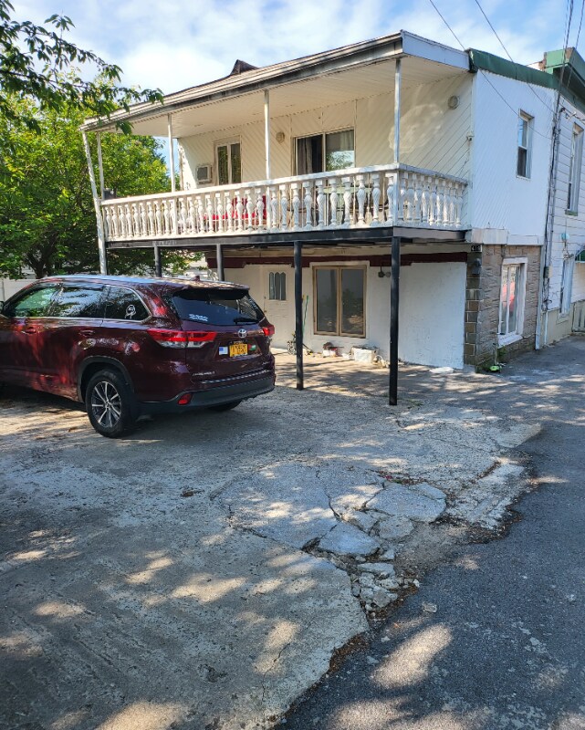 Building Photo - 419 Calhoun Ave