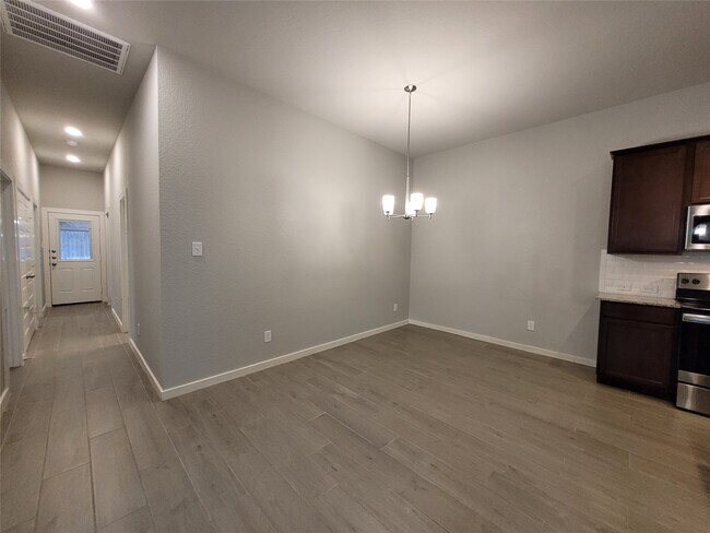 Foto del edificio - 210 Oakcrest Rd