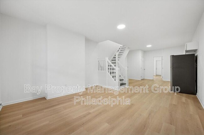 Foto del edificio - 320 N Robinson St