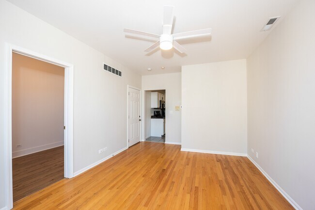 Foto del edificio - 716 N Throop St