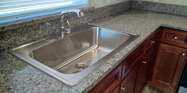 Foto del edificio - 1110 Tennison Rd