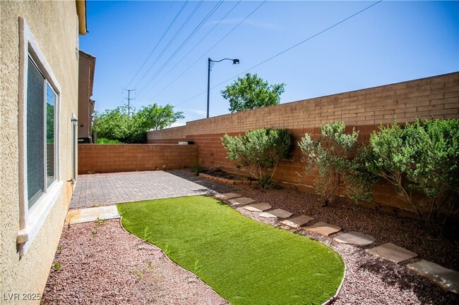 Building Photo - 7927 Bartlett Peak St