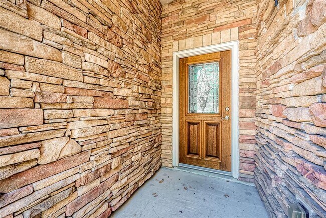 Building Photo - 47 Sagamore Ridge Pl