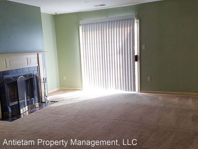 Building Photo - 2 br, 2.5 bath House - 1665 Langley Drive