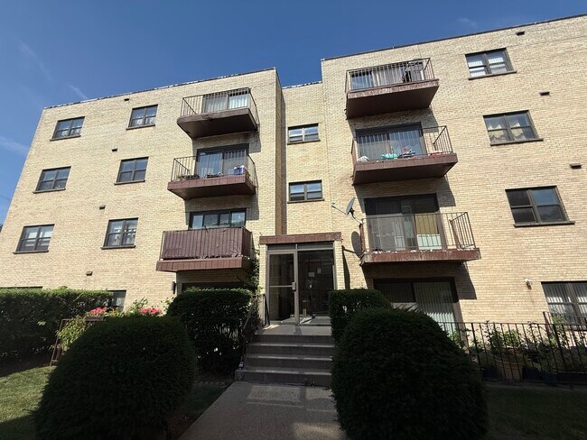 Foto del edificio - 2615 W Foster Ave