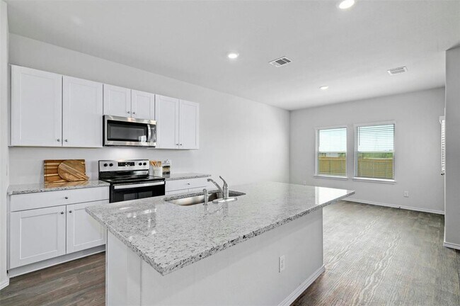 Foto del edificio - 4816 Cork Xing