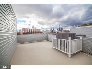 Building Photo - 1008 Mt Vernon St