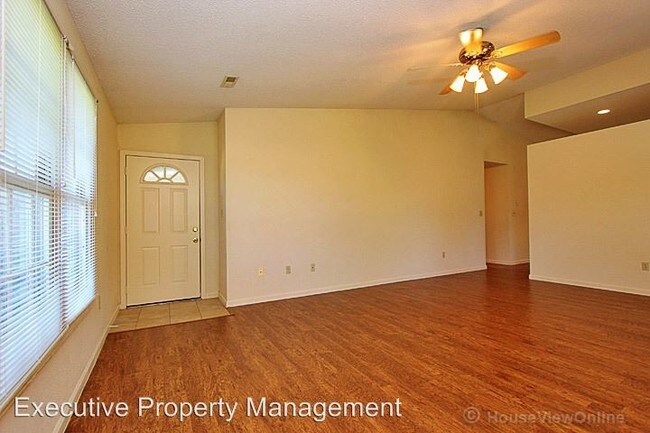 Foto del edificio - 3 br, 2 bath House - 1035 Aaron