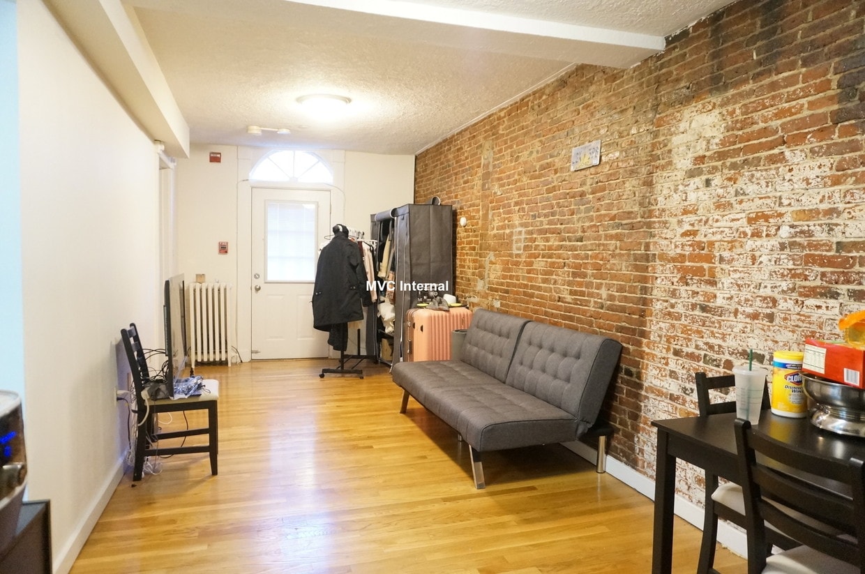 Primary Photo - 65 Hanover St