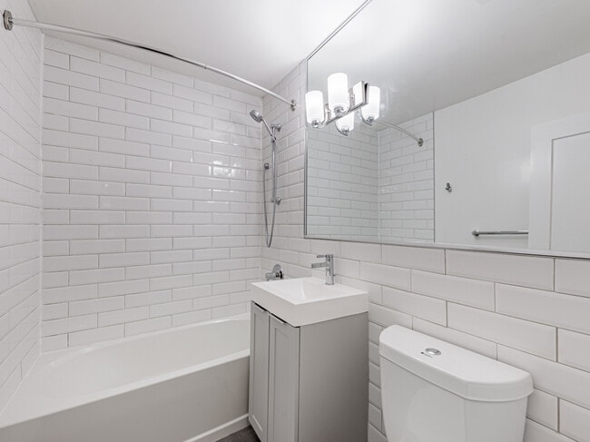 Building Photo - 1903 Bayview Avenue