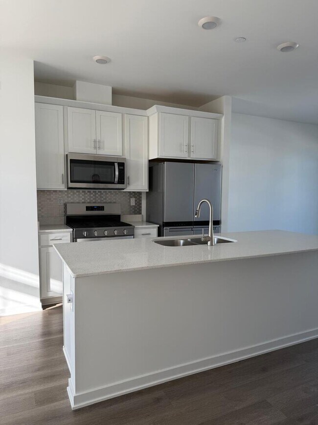 Foto del edificio - 2167 Yellowstone Blvd