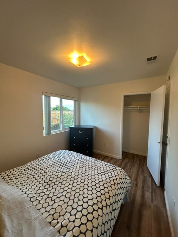 Foto del edificio - 4071 Johnson Dr