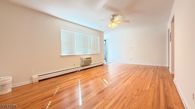 Foto del edificio - 132 Ramsey Park Ct