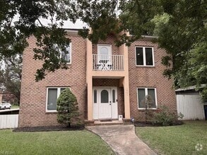 Building Photo - 1401 W 40th St