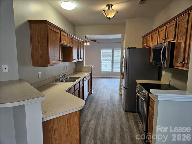 Foto del edificio - 10427 Alexander Martin Ave