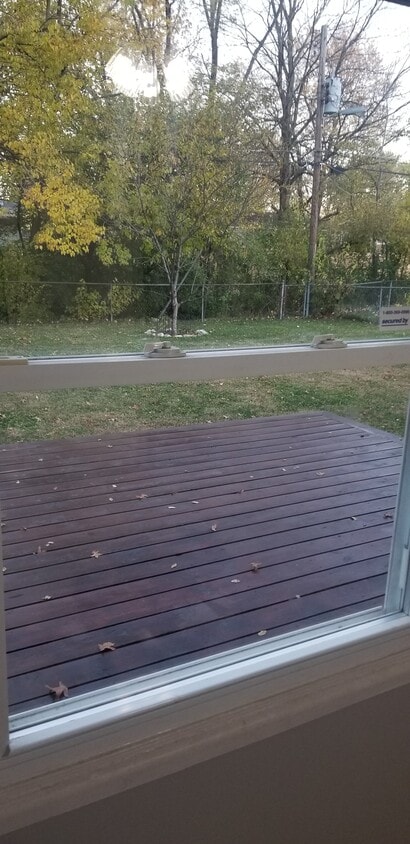 Patio trasero y terraza - 3719 Gerrard Ave