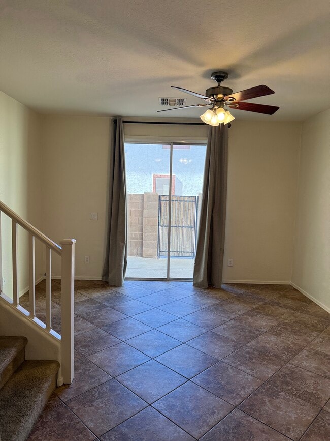 Building Photo - 4264 E Carla Vista Dr