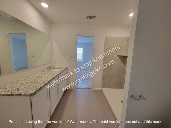 Foto del edificio - BRAND NEW construction!