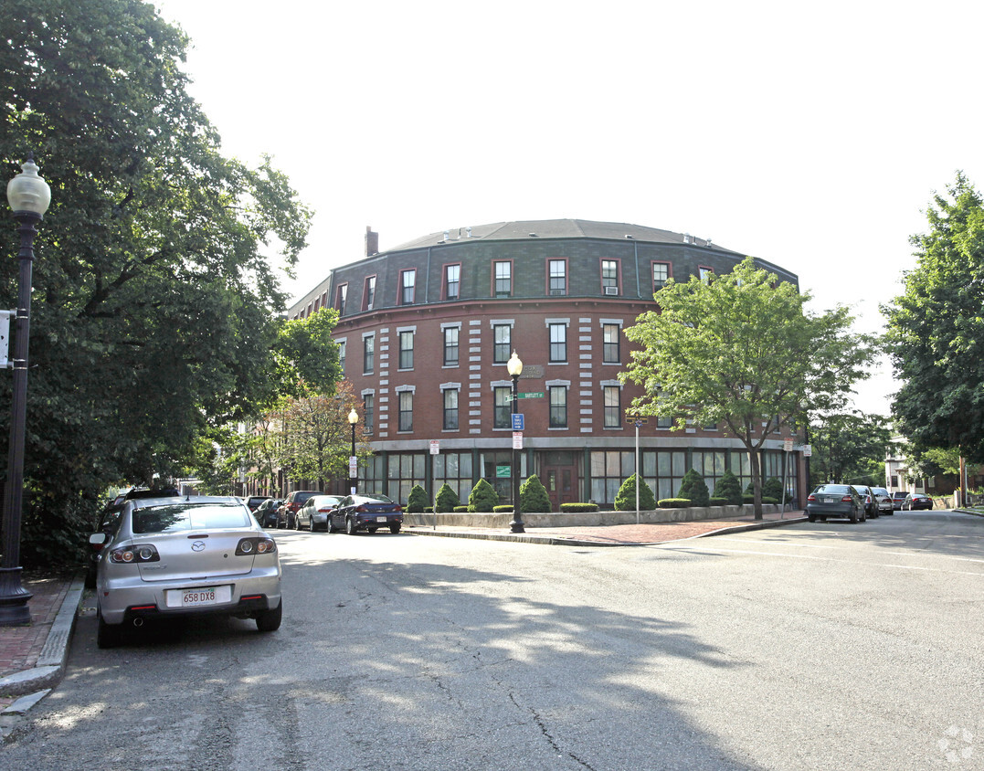 Primary Photo - Cox Building