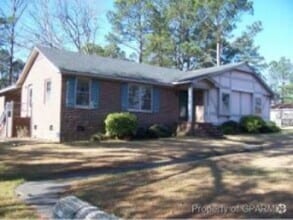 Building Photo - 201 Trey Dr