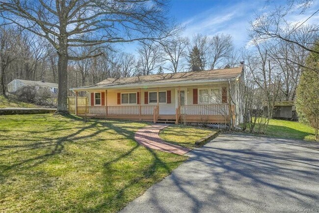 Building Photo - 66 Orchard Lake Dr