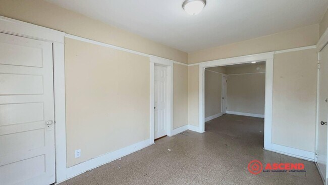 Foto del edificio - 1831 Maple Ave