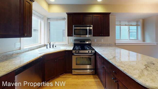 Building Photo - 2 br, 1 bath House - 3835 Ashworth Ave N U...