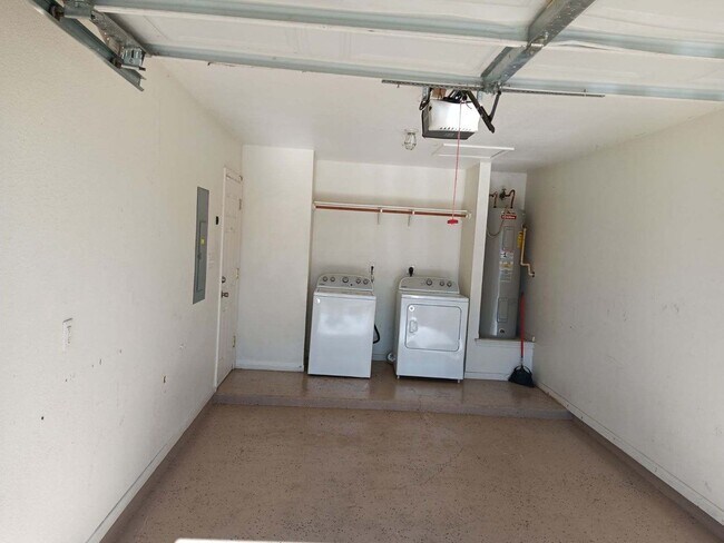 Foto del edificio - 3105 Denia Ct