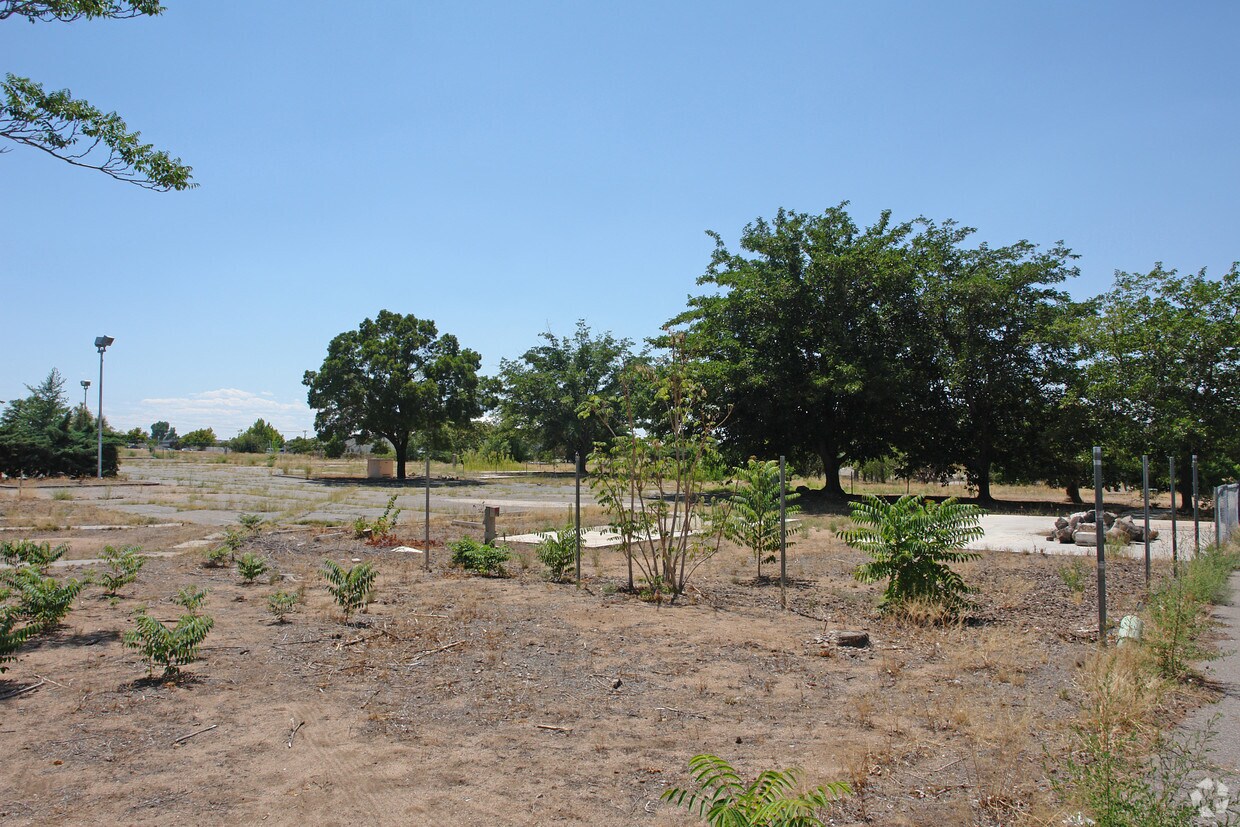 Building Photo - Del Rey Mobile Home Park