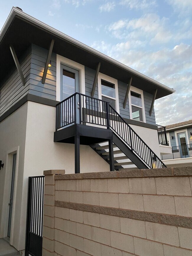 Foto del edificio - Newer Fully Furnished Private Studio Casit...