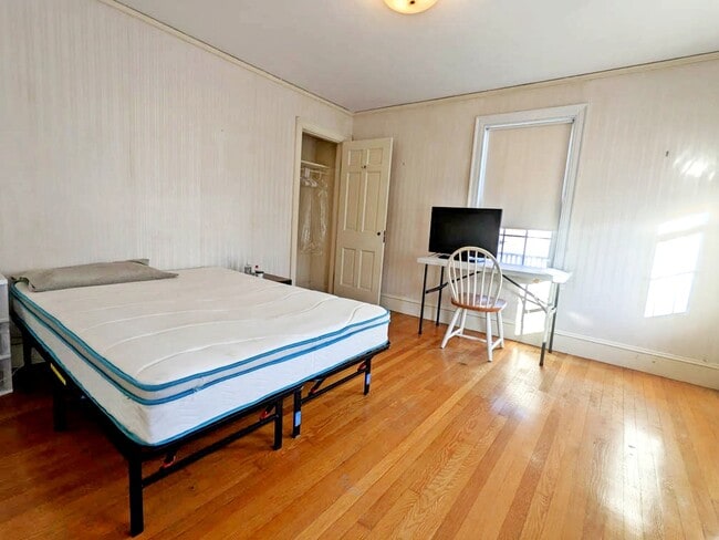 Photo - 60 Undine Rd House