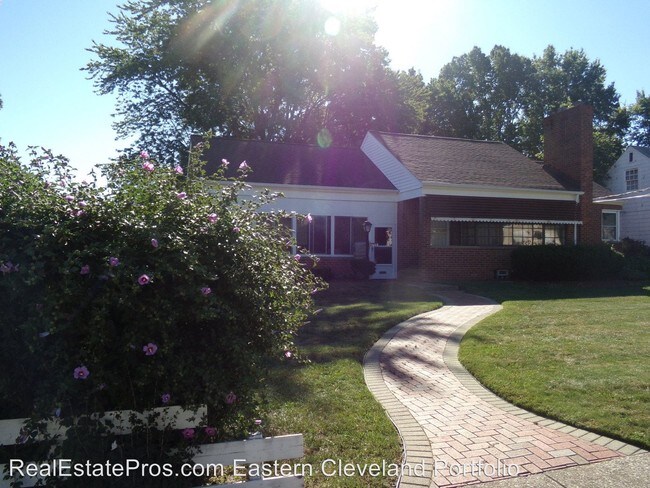 Building Photo - 3 br, 1 bath House - 4735 Lawrence Ave.