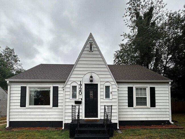 Building Photo - 1720 S Garrison Ave