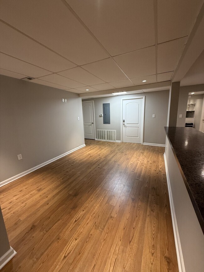 Sala de estar - 513 Bernard Ave