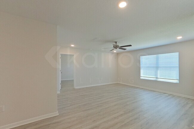 Foto del edificio - 220 Monarch Ln