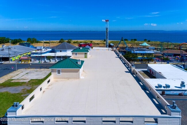 Building Photo - 276 Beachway Ave