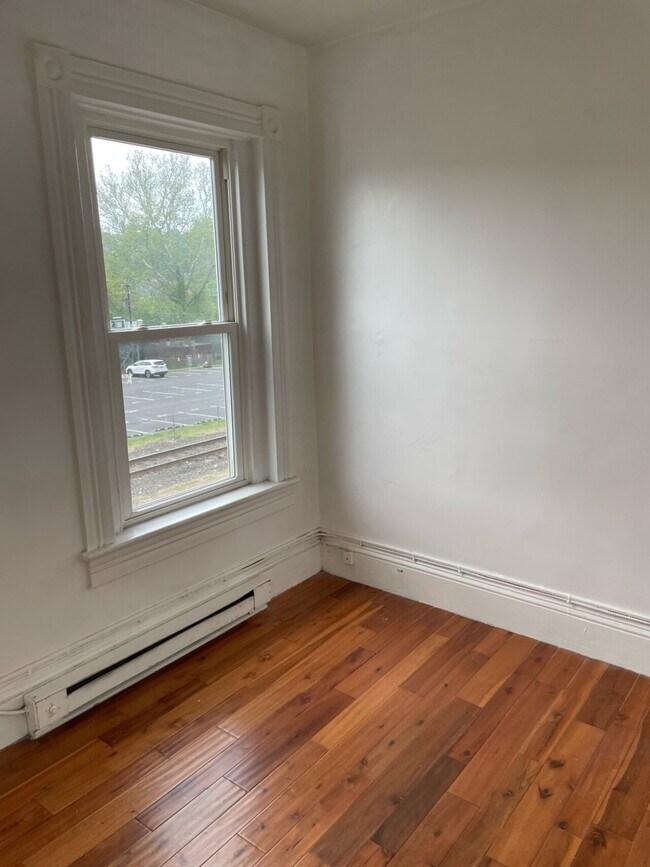 Building Photo - Riverview Apartments