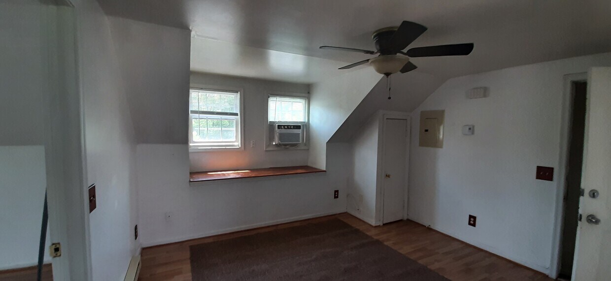 Building Photo - 6979 Walston Switch Rd