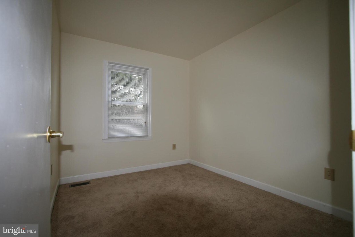 Primary Photo - 157 Stonegate Dr