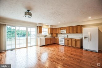 Building Photo - 13477 Stowaway Ct