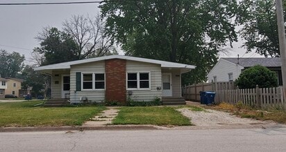 Building Photo - 1340 5th Ave