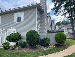 Building Photo - 419 Chatterton Dr