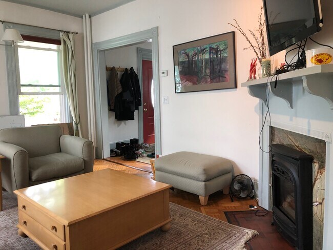 Building Photo - 29 Hopedale St