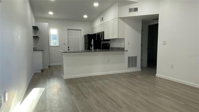 Building Photo - 307 S Boyd St